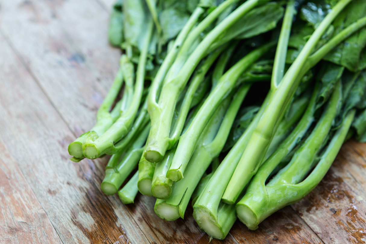 Dwarf Siberian Kale plant grown from SeedsNow Kale seeds, featuring lush green curly leaves suitable for small gardens.